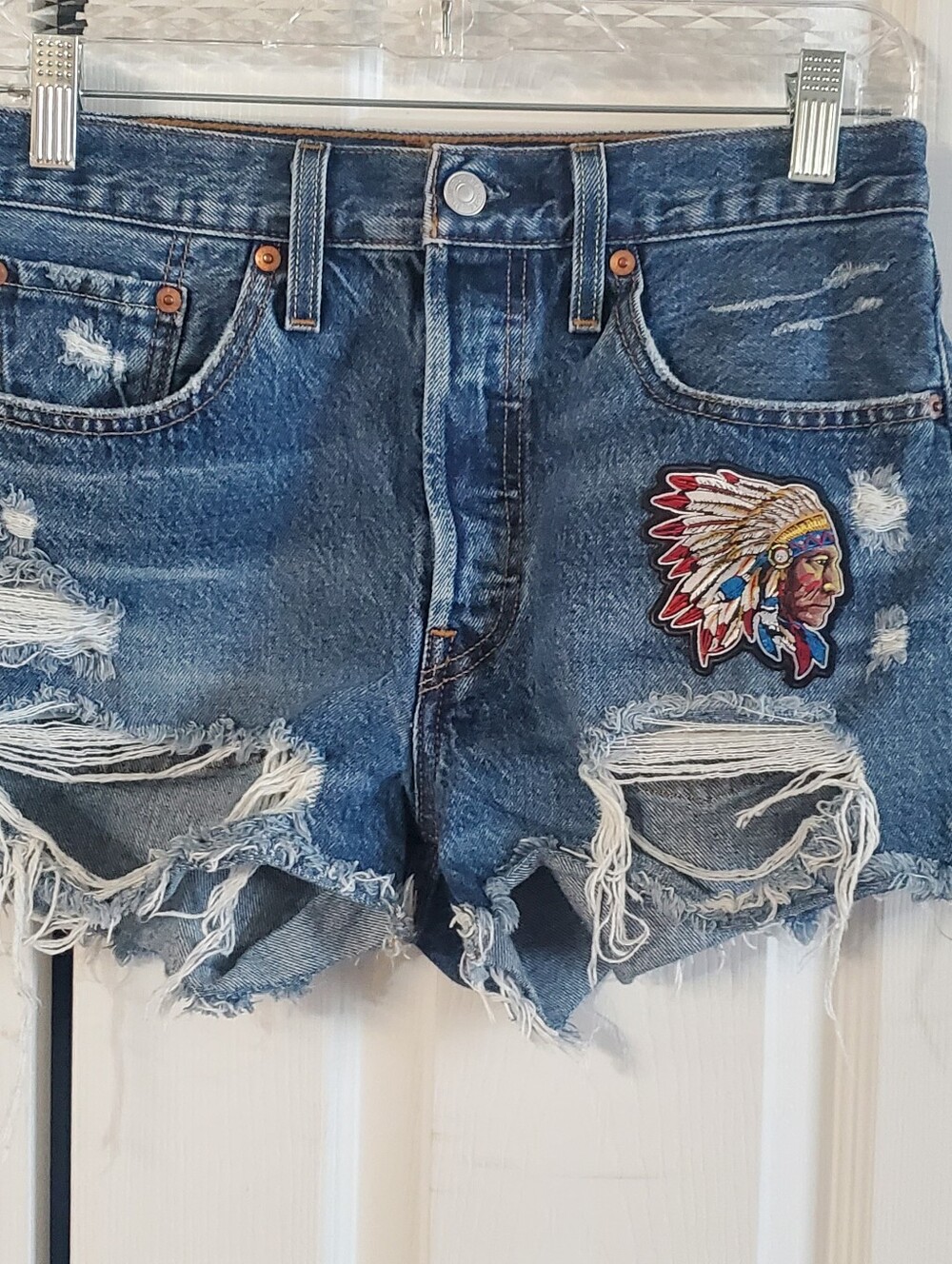 LEVI STRAUSS & CO DENIM SHORTS. CUSTOMIZED SZ 27. DISTRESSED. CHIEF